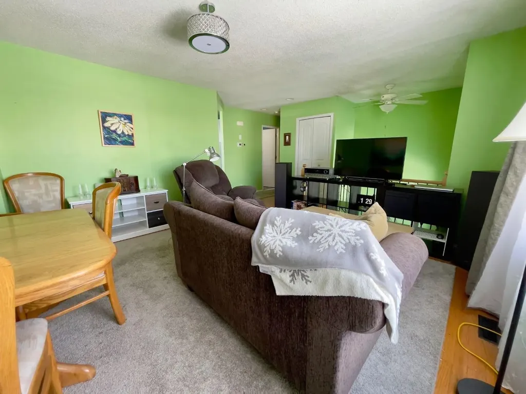 3311 Radcliffe Drive SE Calgary AB T2A 5X3