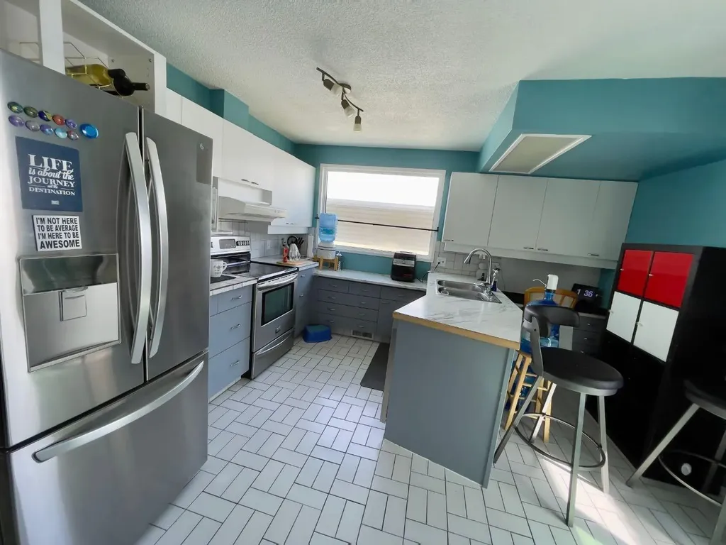 3311 Radcliffe Drive SE Calgary AB T2A 5X3