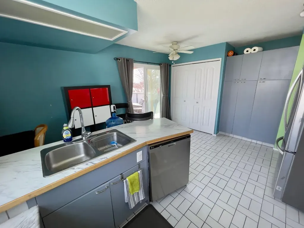 3311 Radcliffe Drive SE Calgary AB T2A 5X3