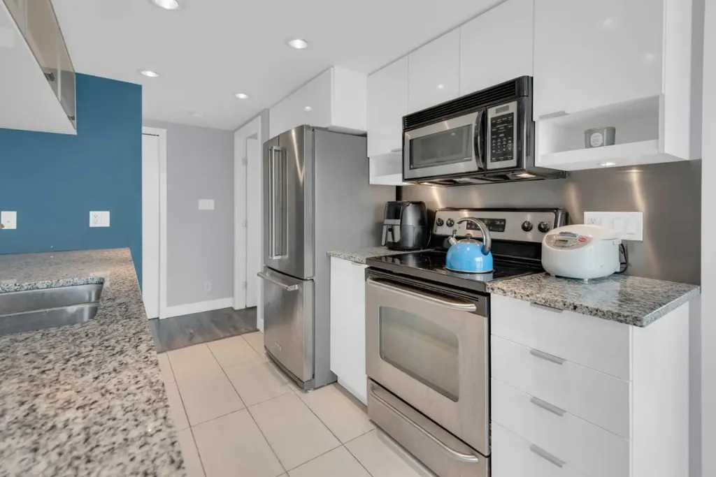 1110 11 Street SW Calgary AB T2R 1S5