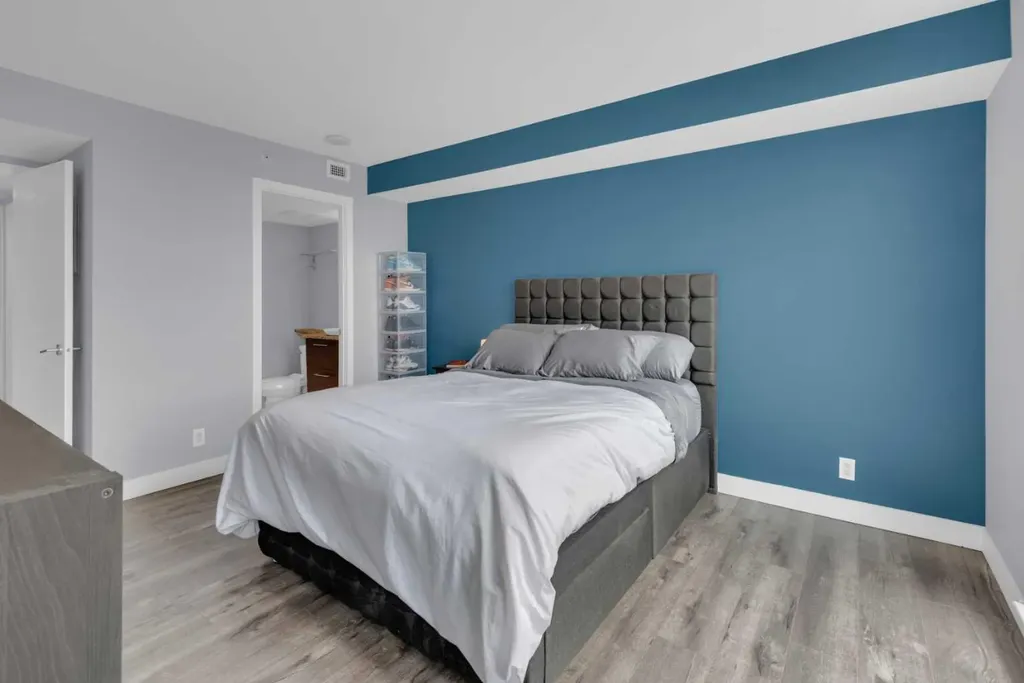 1110 11 Street SW Calgary AB T2R 1S5