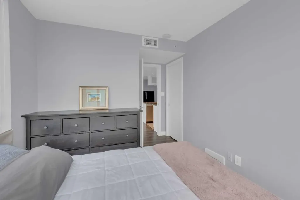 1110 11 Street SW Calgary AB T2R 1S5