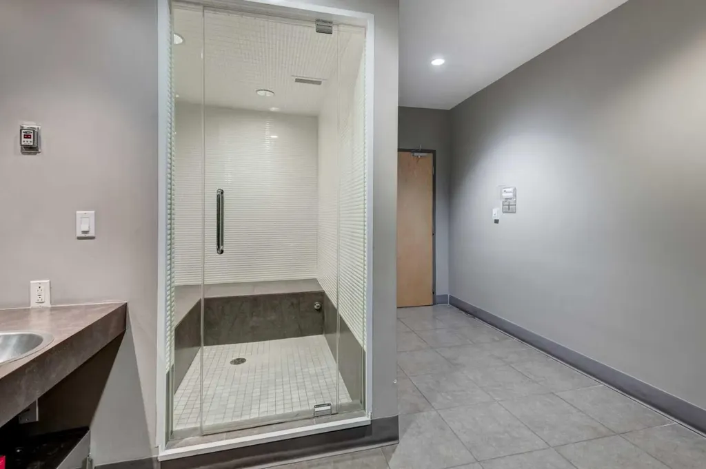 1110 11 Street SW Calgary AB T2R 1S5