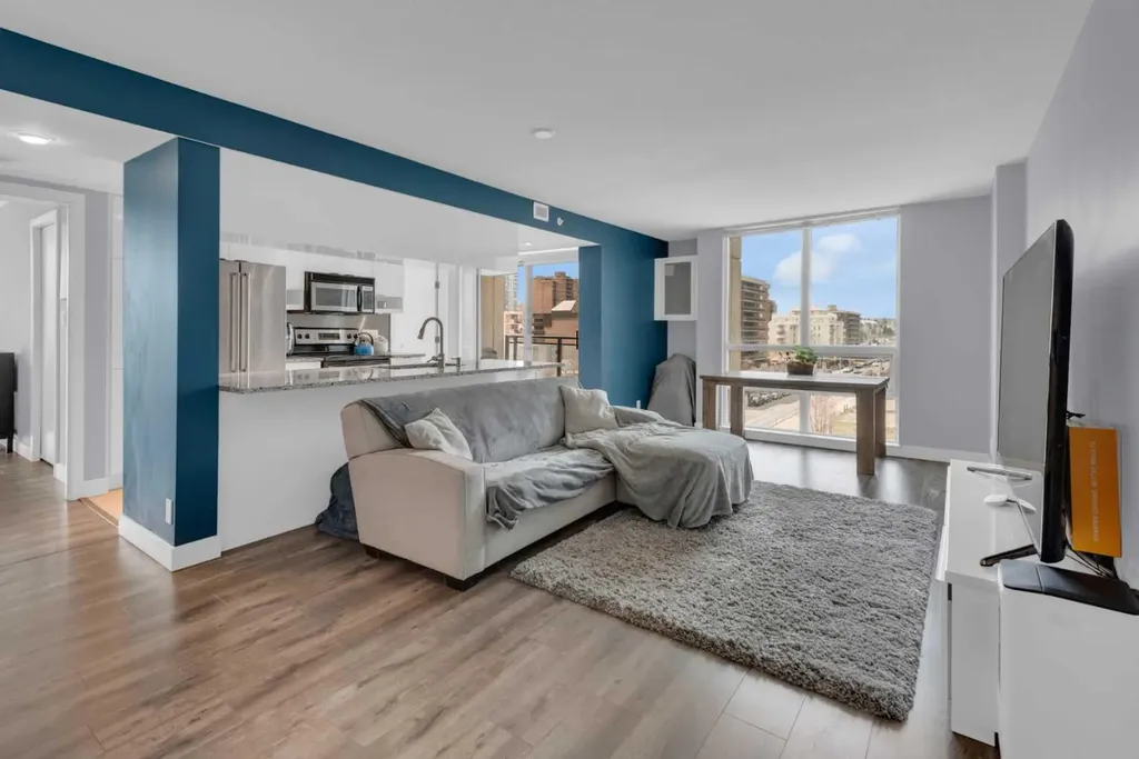 1110 11 Street SW Calgary AB T2R 1S5