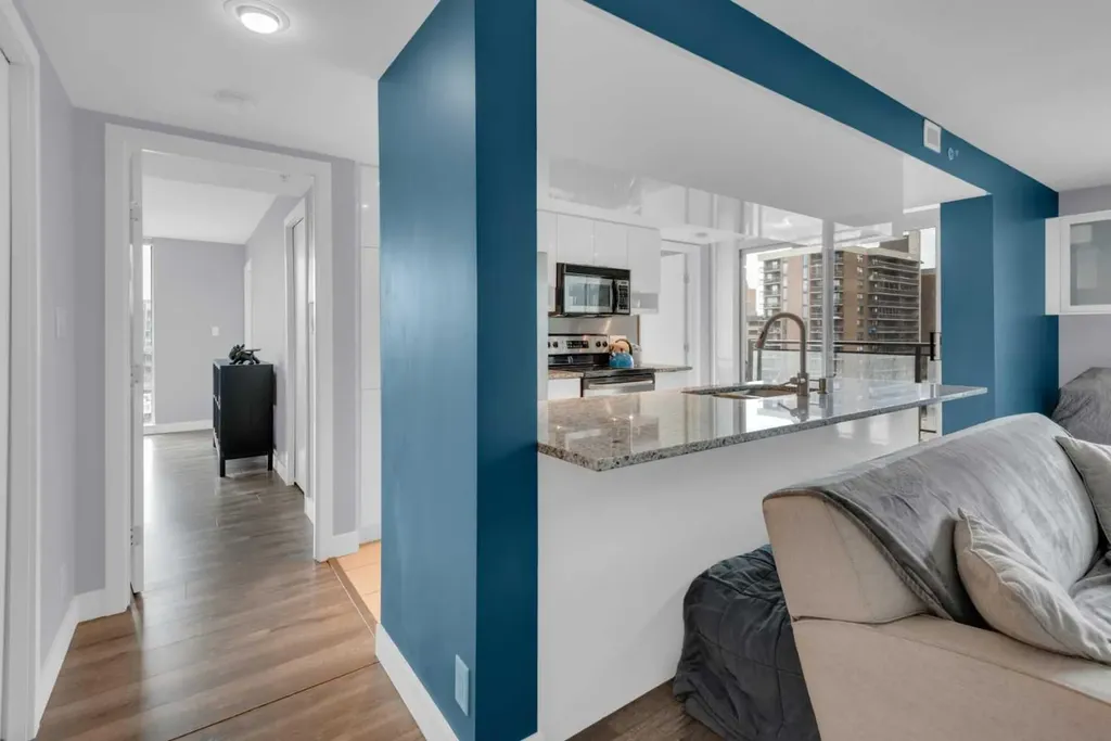 1110 11 Street SW Calgary AB T2R 1S5