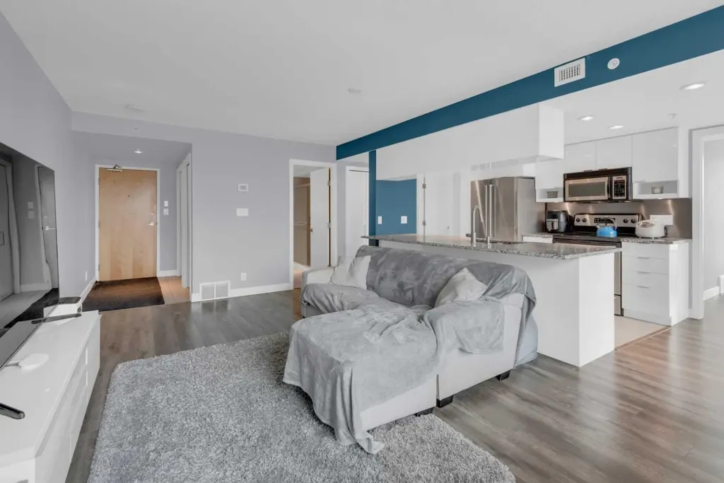 1110 11 Street SW Calgary AB T2R 1S5