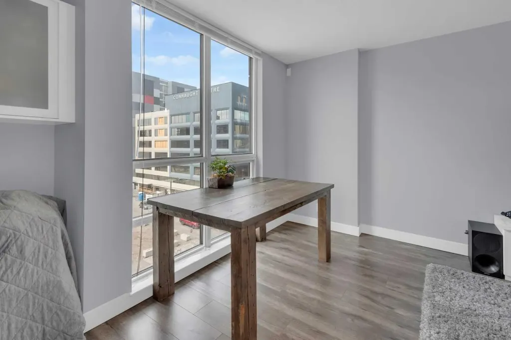 1110 11 Street SW Calgary AB T2R 1S5