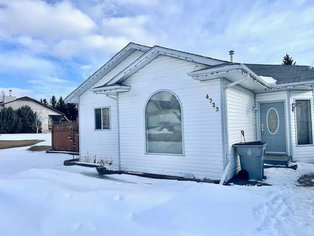 4723 50 Avenue Irma AB T0B 2H0