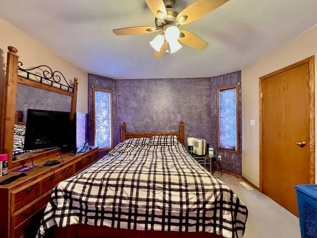 4723 50 Avenue Irma AB T0B 2H0