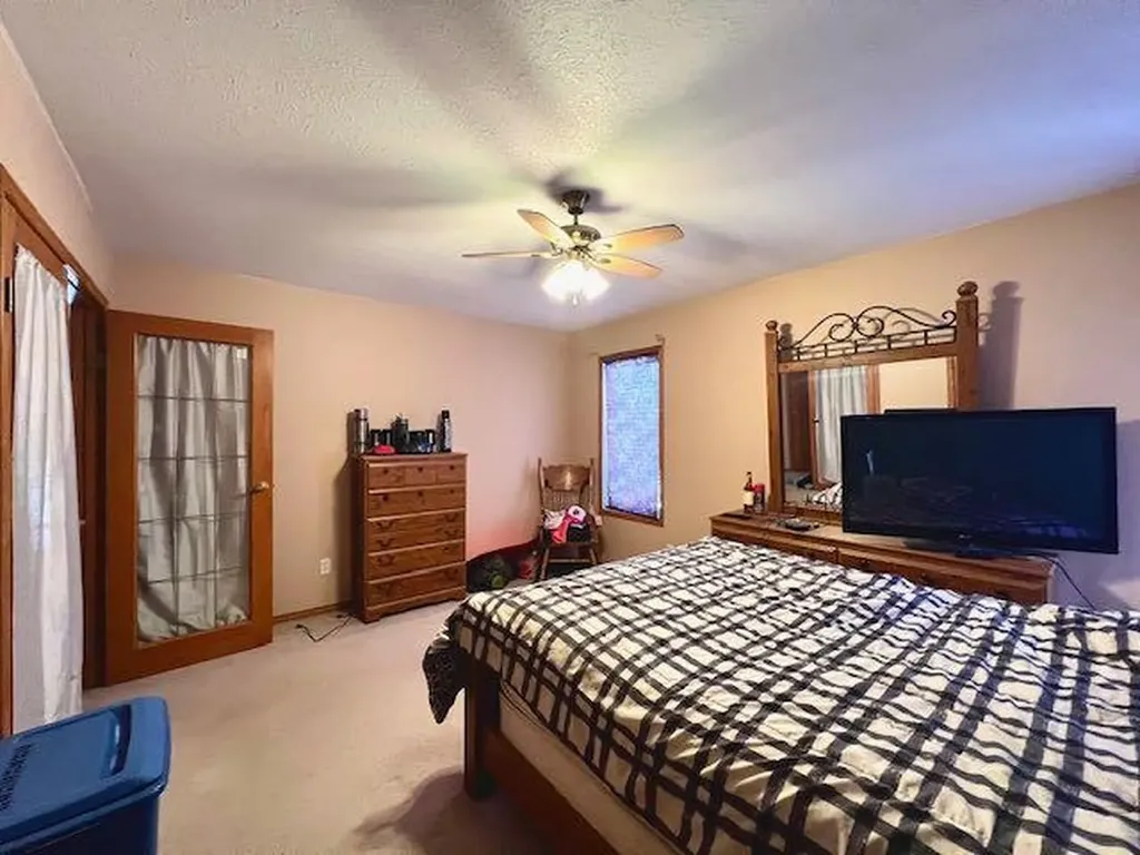 4723 50 Avenue Irma AB T0B 2H0