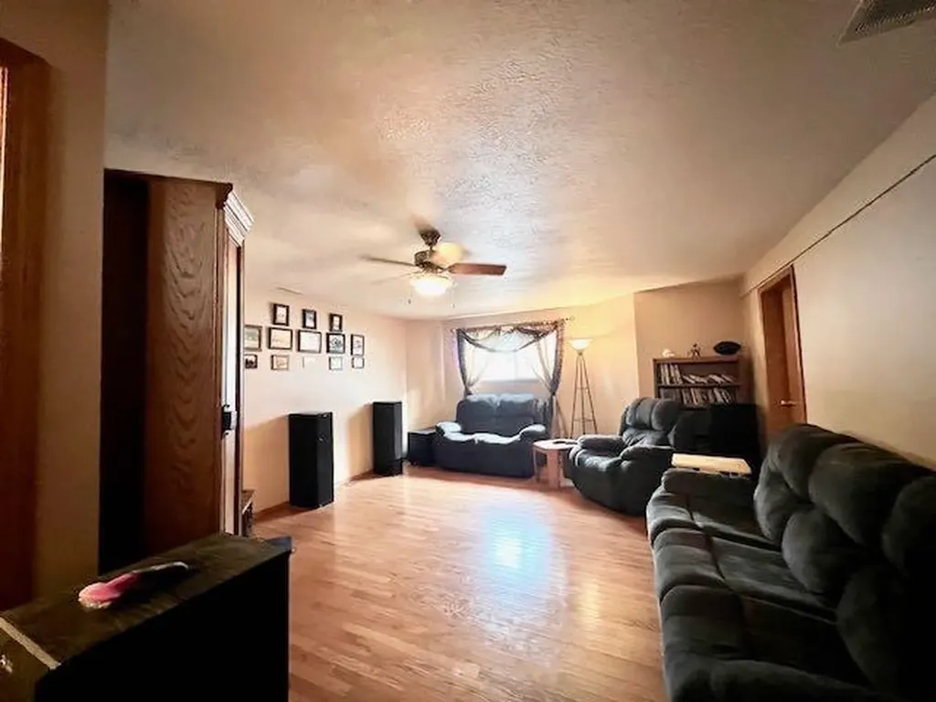 4723 50 Avenue Irma AB T0B 2H0