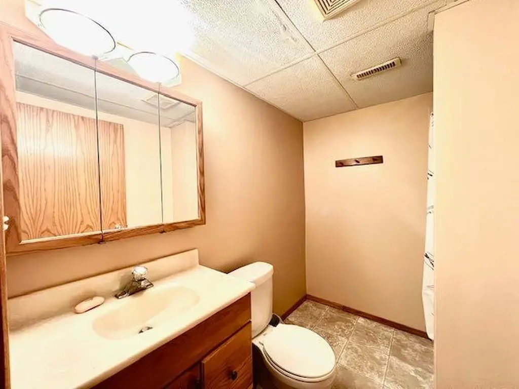 4723 50 Avenue Irma AB T0B 2H0