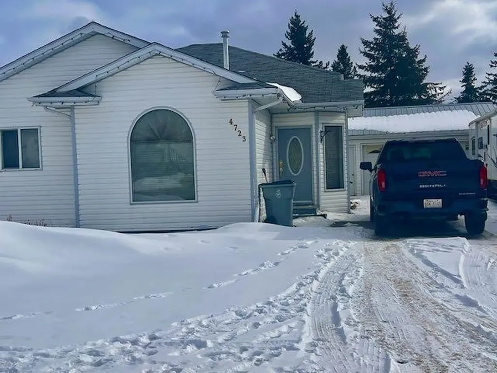 4723 50 Avenue Irma AB T0B 2H0