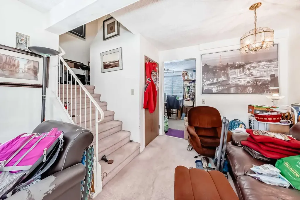 137 Bermuda Drive NW Calgary AB T3K 1H6