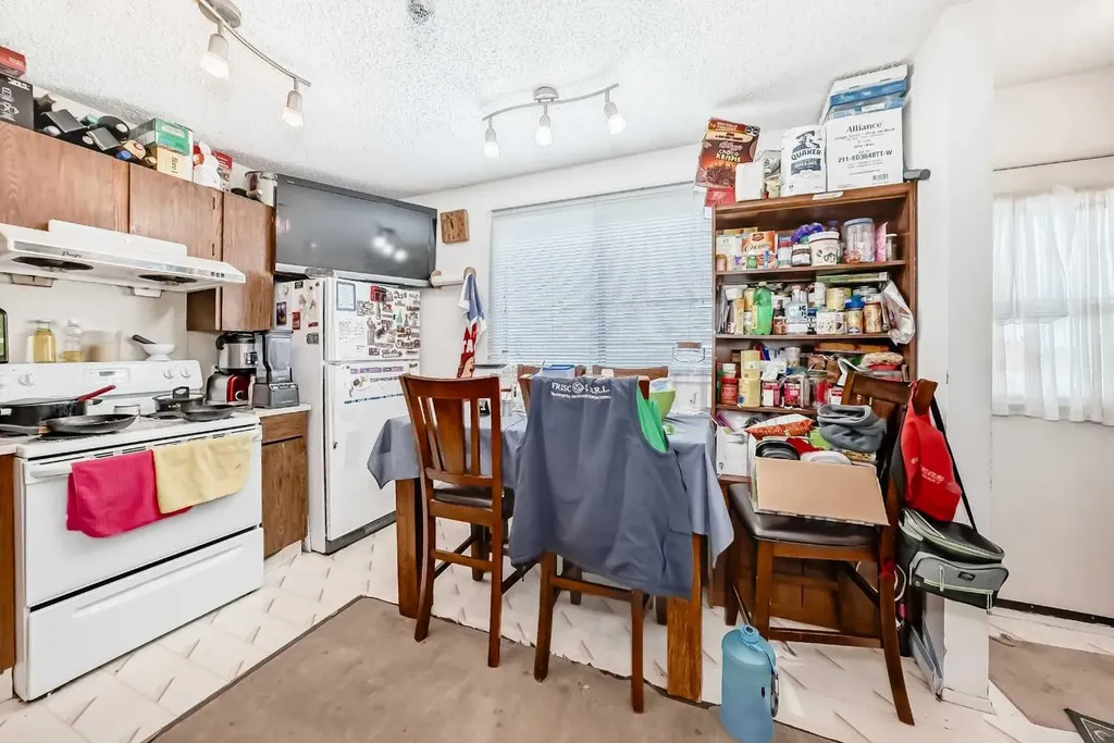 137 Bermuda Drive NW Calgary AB T3K 1H6