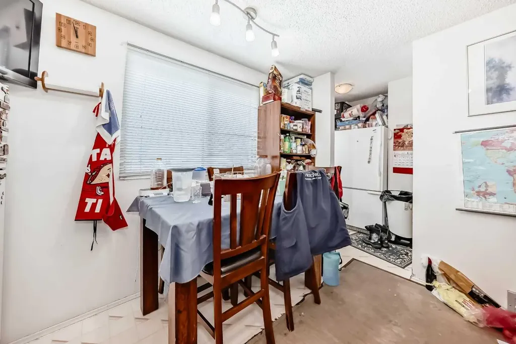 137 Bermuda Drive NW Calgary AB T3K 1H6