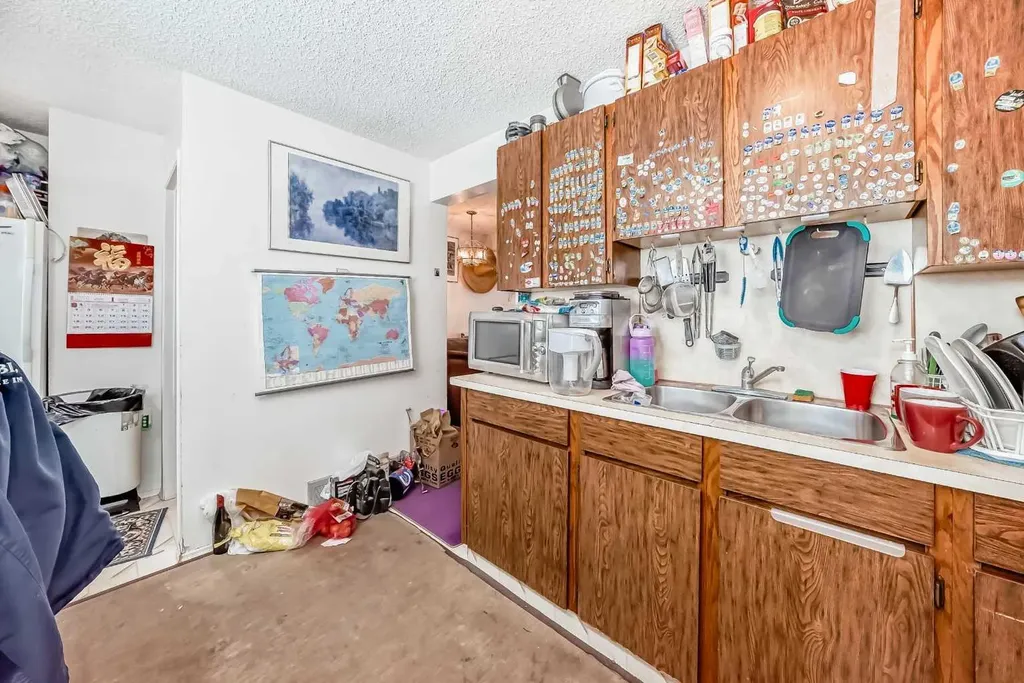 137 Bermuda Drive NW Calgary AB T3K 1H6