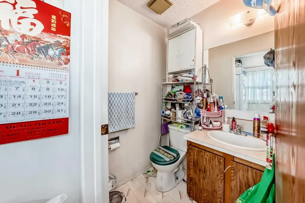 137 Bermuda Drive NW Calgary AB T3K 1H6
