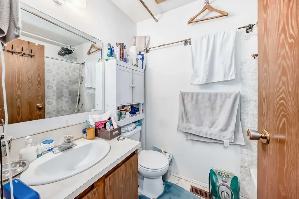 137 Bermuda Drive NW Calgary AB T3K 1H6