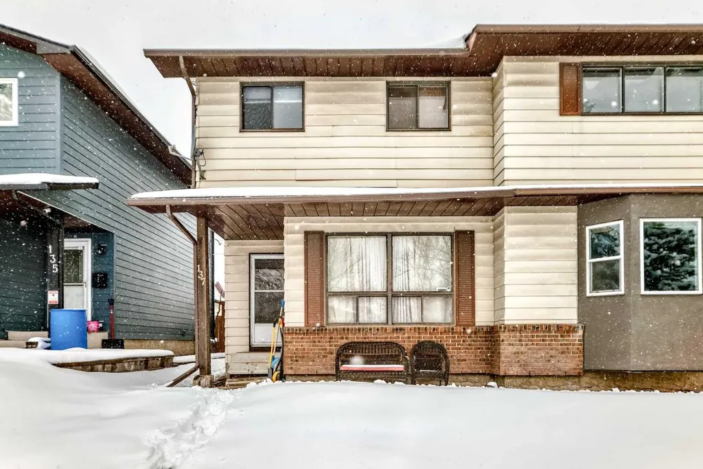 137 Bermuda Drive NW Calgary AB T3K 1H6