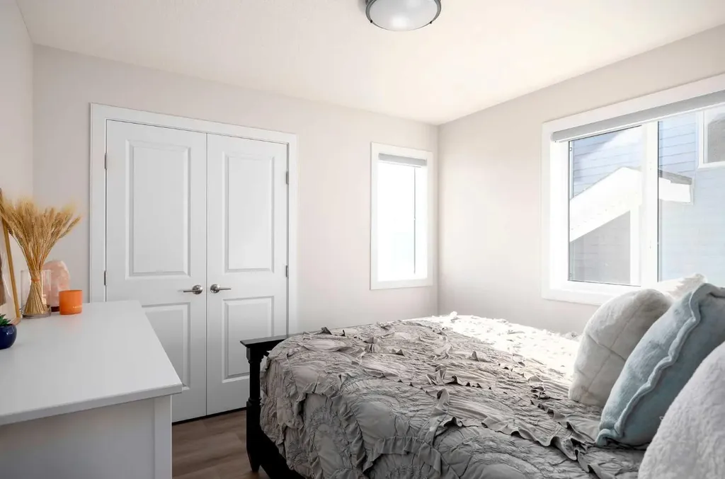 87 Waterford Mews Chestermere AB T1X 3B7