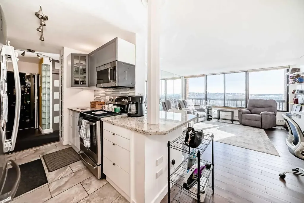 8604 48 Avenue NW Calgary AB T3B 5E6