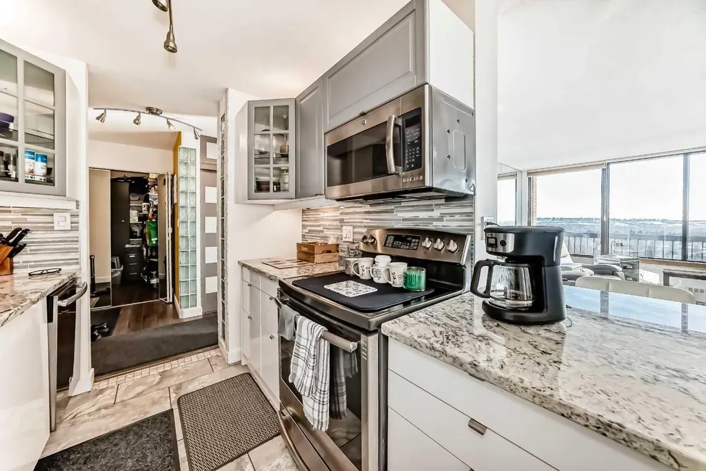 8604 48 Avenue NW Calgary AB T3B 5E6