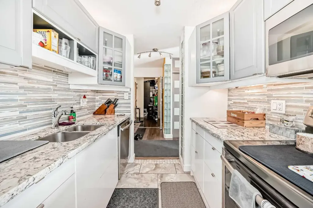 8604 48 Avenue NW Calgary AB T3B 5E6