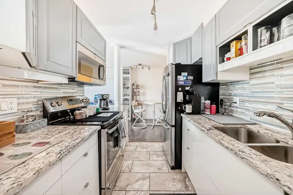 8604 48 Avenue NW Calgary AB T3B 5E6