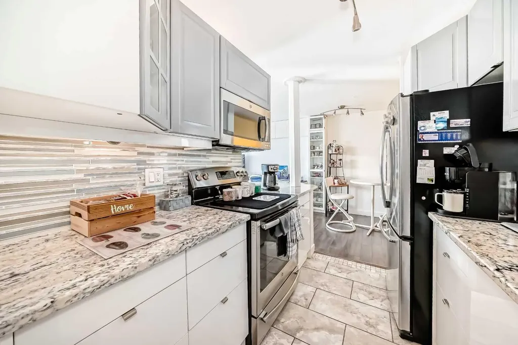 8604 48 Avenue NW Calgary AB T3B 5E6