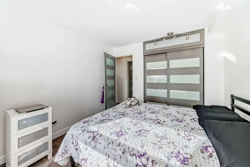 8604 48 Avenue NW Calgary AB T3B 5E6