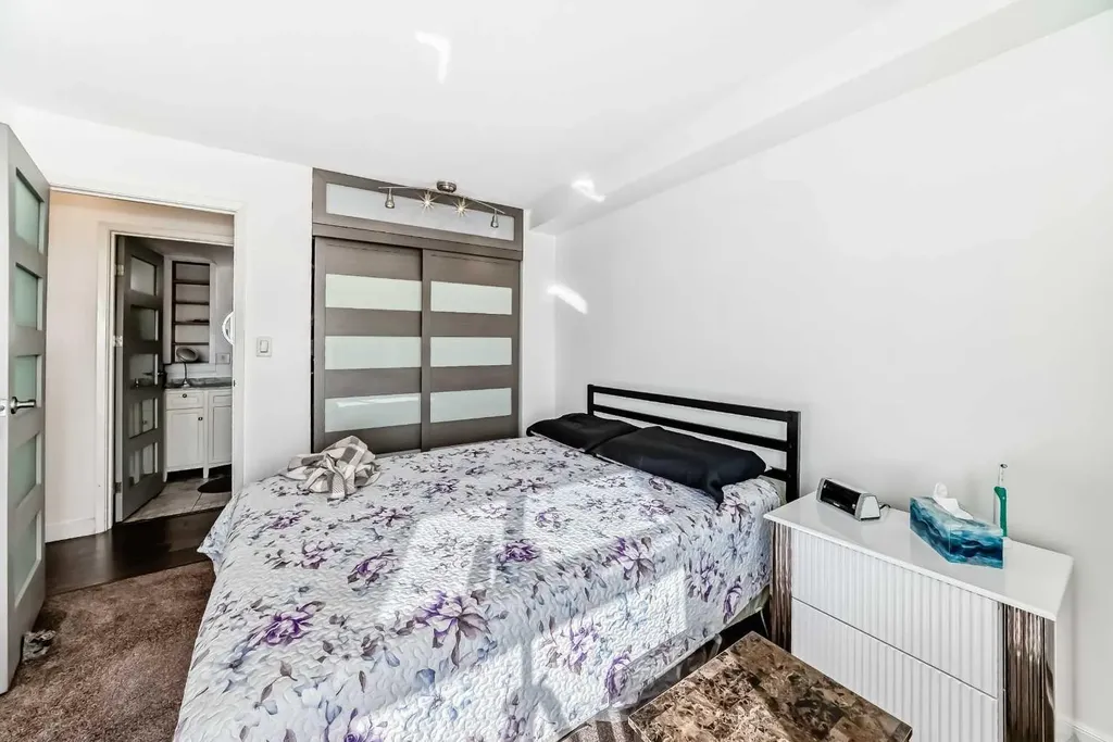 8604 48 Avenue NW Calgary AB T3B 5E6