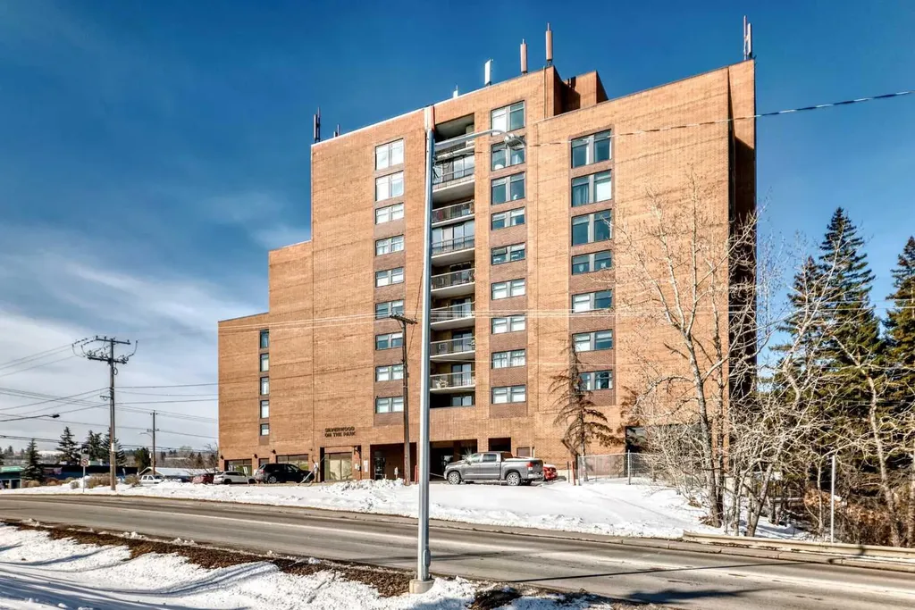 8604 48 Avenue NW Calgary AB T3B 5E6