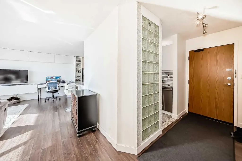 8604 48 Avenue NW Calgary AB T3B 5E6