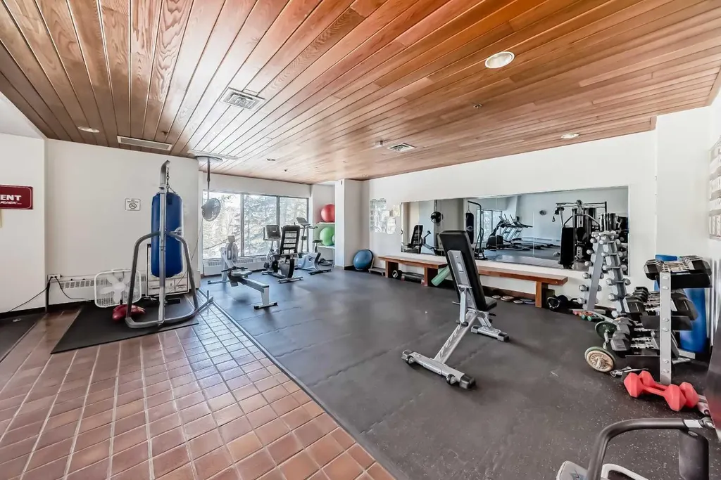 8604 48 Avenue NW Calgary AB T3B 5E6