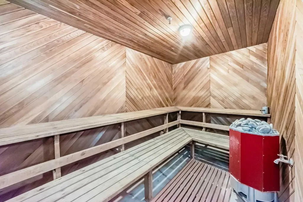 8604 48 Avenue NW Calgary AB T3B 5E6
