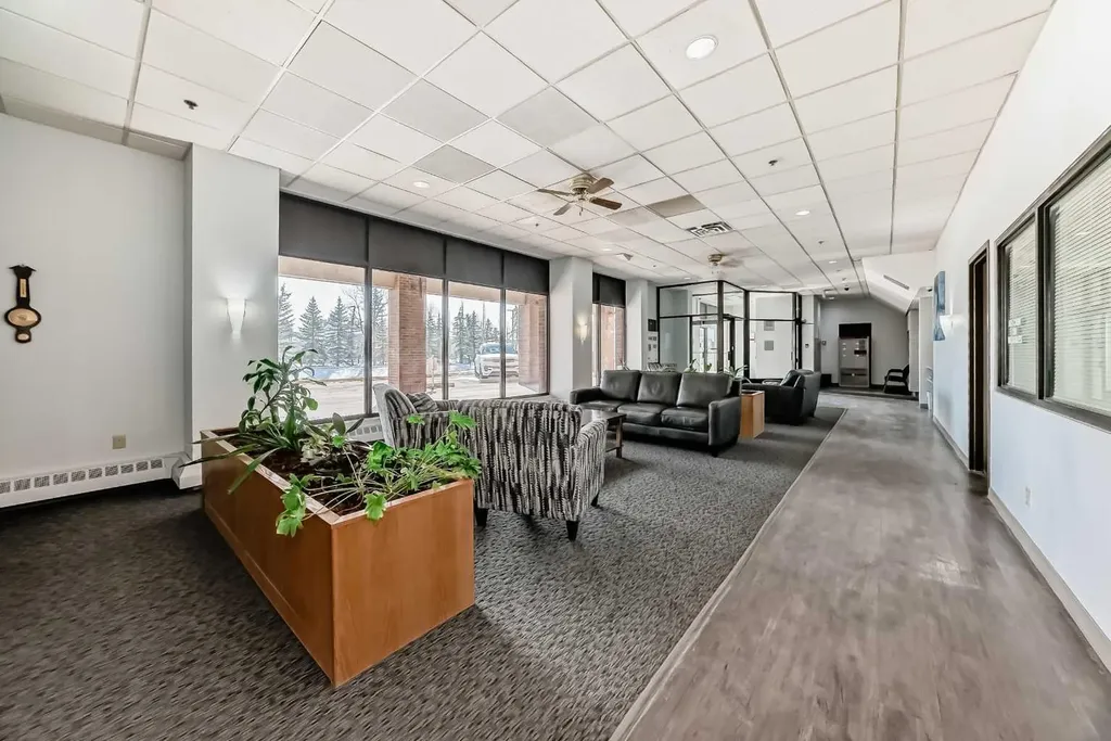 8604 48 Avenue NW Calgary AB T3B 5E6