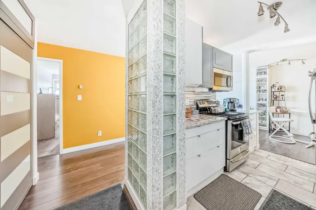 8604 48 Avenue NW Calgary AB T3B 5E6