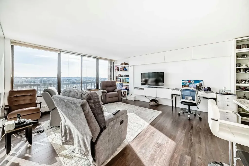 8604 48 Avenue NW Calgary AB T3B 5E6