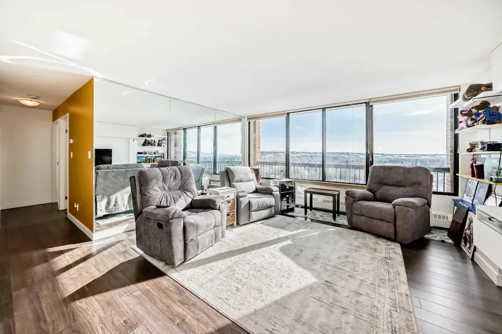 8604 48 Avenue NW Calgary AB T3B 5E6