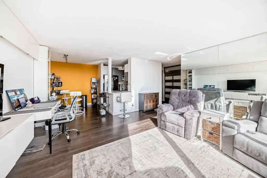 8604 48 Avenue NW Calgary AB T3B 5E6