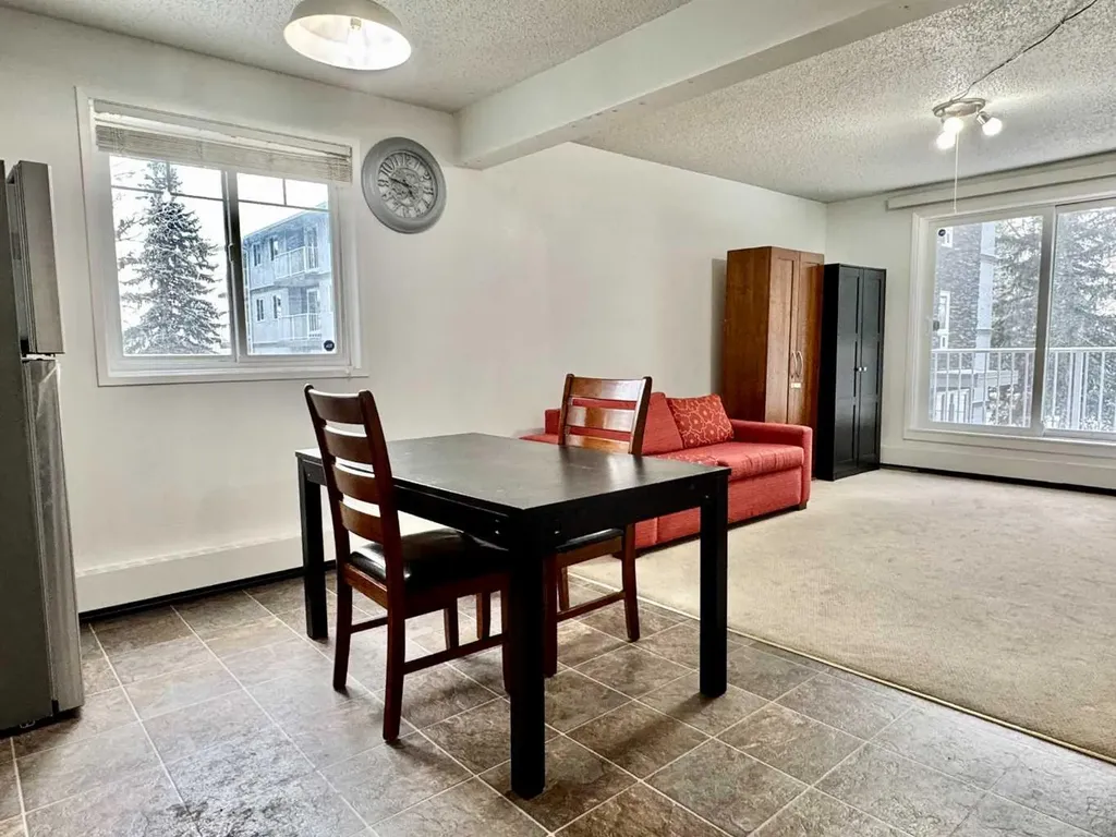 5601 Dalton Drive NW Calgary AB T3A 2E2