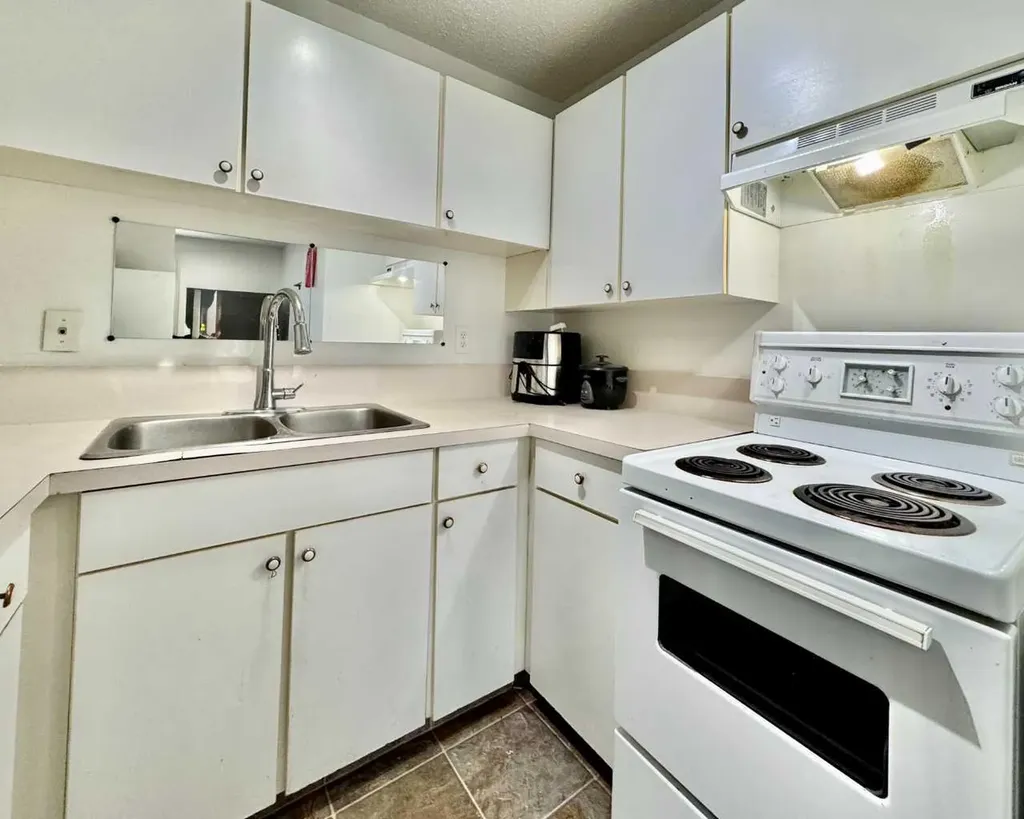 5601 Dalton Drive NW Calgary AB T3A 2E2