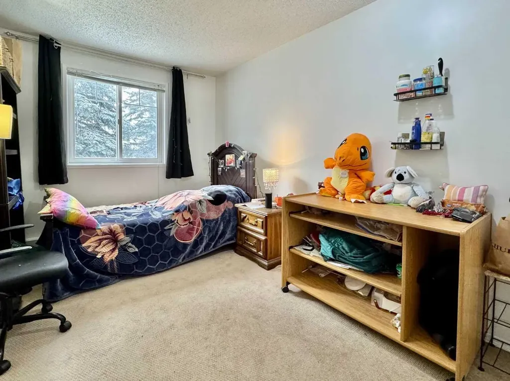 5601 Dalton Drive NW Calgary AB T3A 2E2