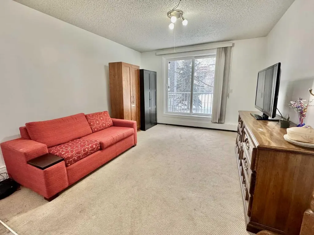 5601 Dalton Drive NW Calgary AB T3A 2E2