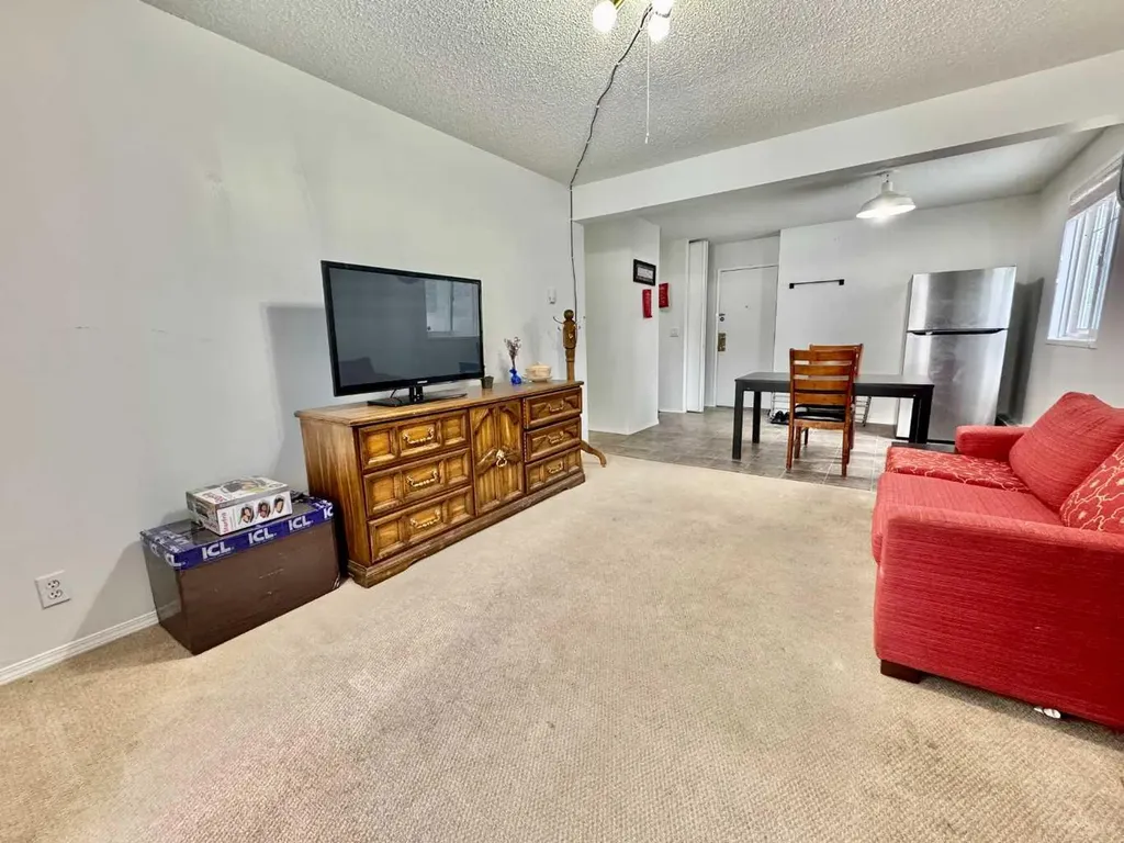 5601 Dalton Drive NW Calgary AB T3A 2E2