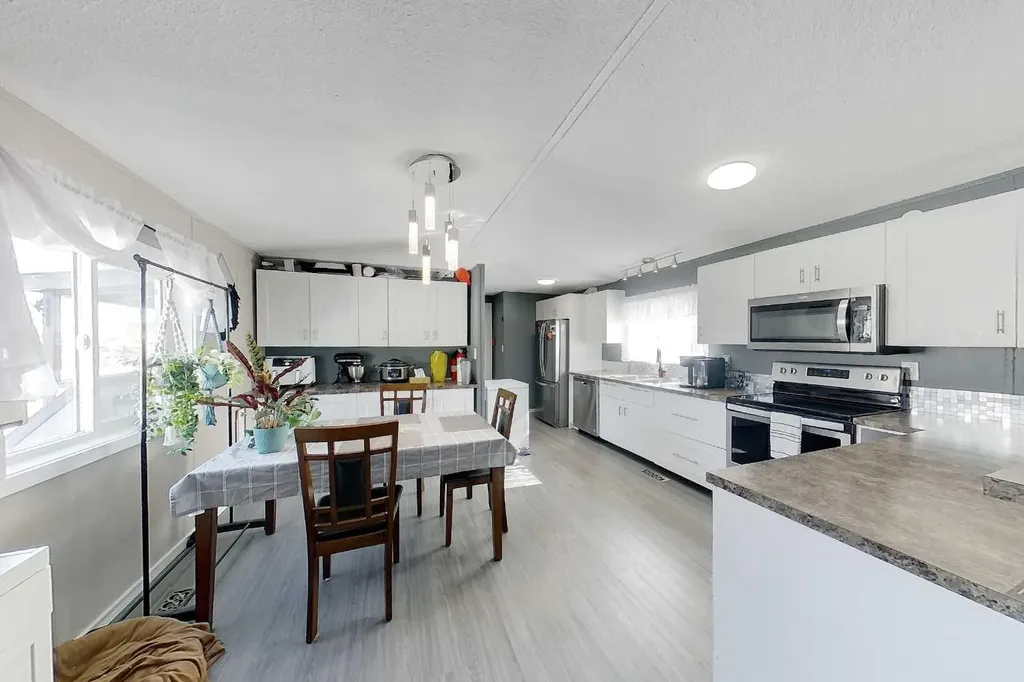 404 6 Avenue NW Slave Lake AB T0G 2A1