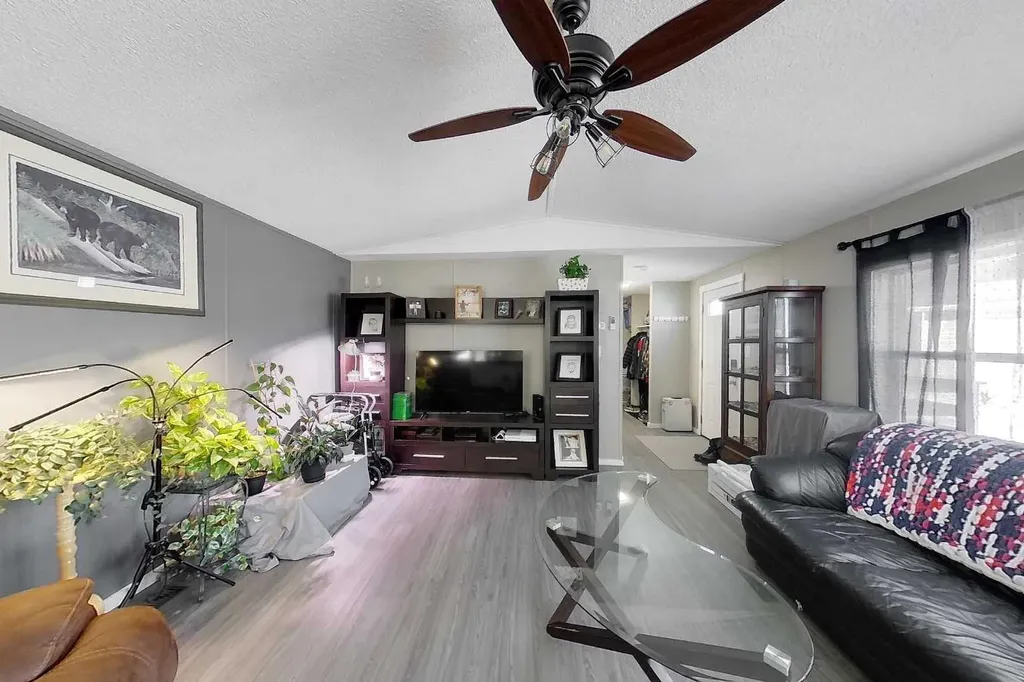 404 6 Avenue NW Slave Lake AB T0G 2A1