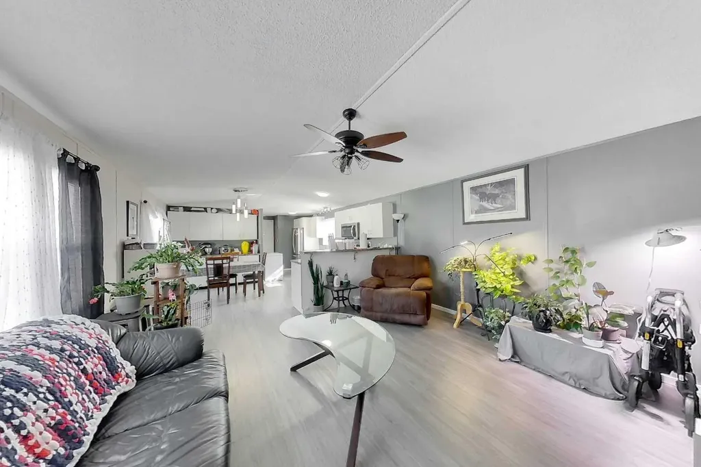 404 6 Avenue NW Slave Lake AB T0G 2A1