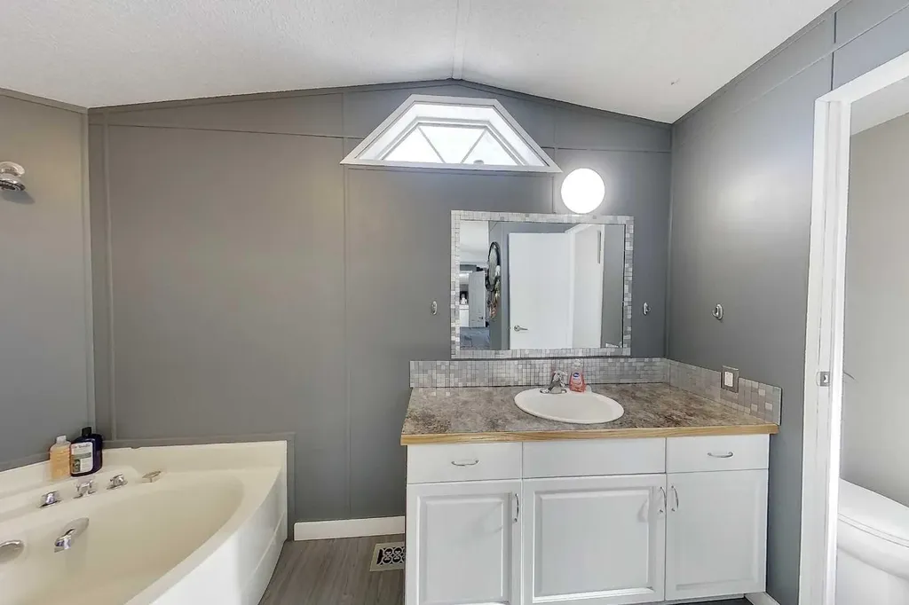 404 6 Avenue NW Slave Lake AB T0G 2A1